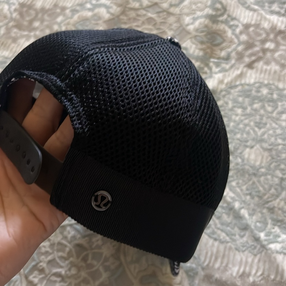 Lululemon Unisex Black White Trucker Cap Hat Camp Mesh Snapback One Size - Picture 2 of 6